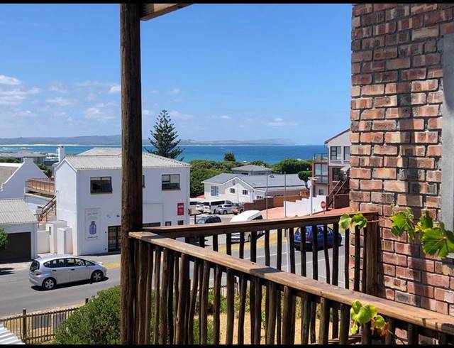 4 BEDROOM HOUSE FOR SALE IN KLEINBAAI
